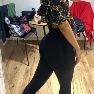 Helt oanvända Träningsbyxor  - Helt oanvända träningsbyxor i storlek xs. Köparen står för frakten ❤️