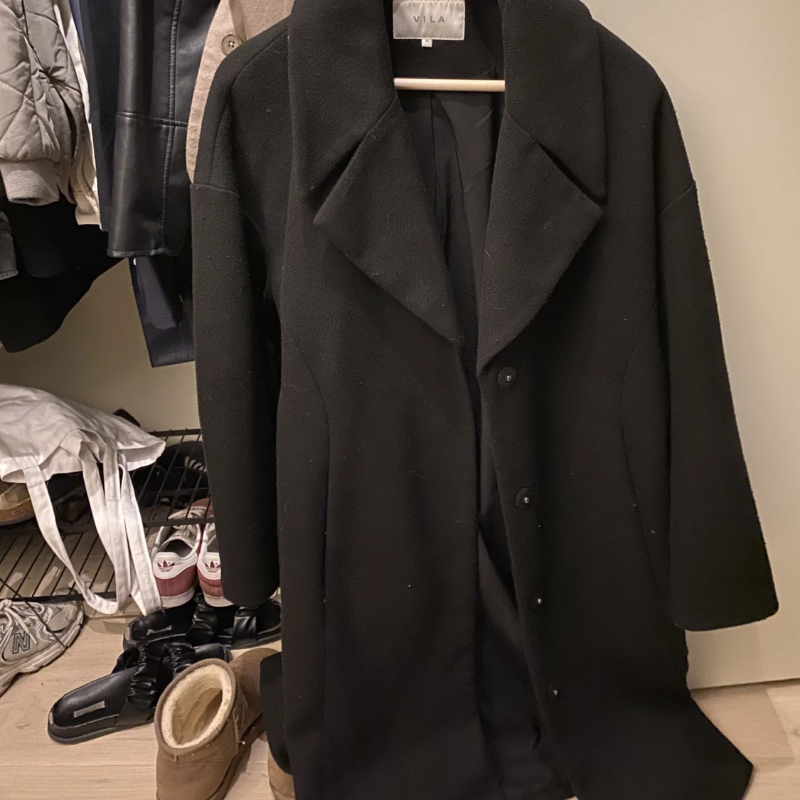 Svart midikappa - 91