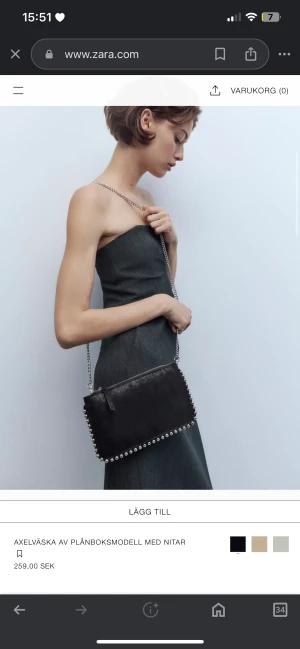 Zara väska liten  - Säljer min zara väska som jag inte använder längre💓 köpt för 260kr skriv för bilder 