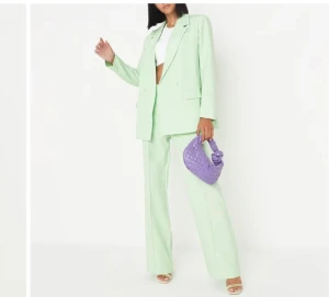 Grönt set, helt ny  - Helt ny med prislappar på i storlek 8/S