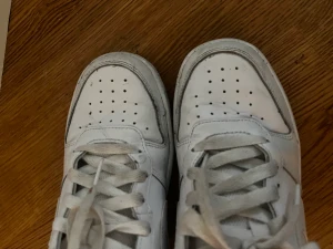 Nike skor andvänd fåtal gånger - Vita Nike.