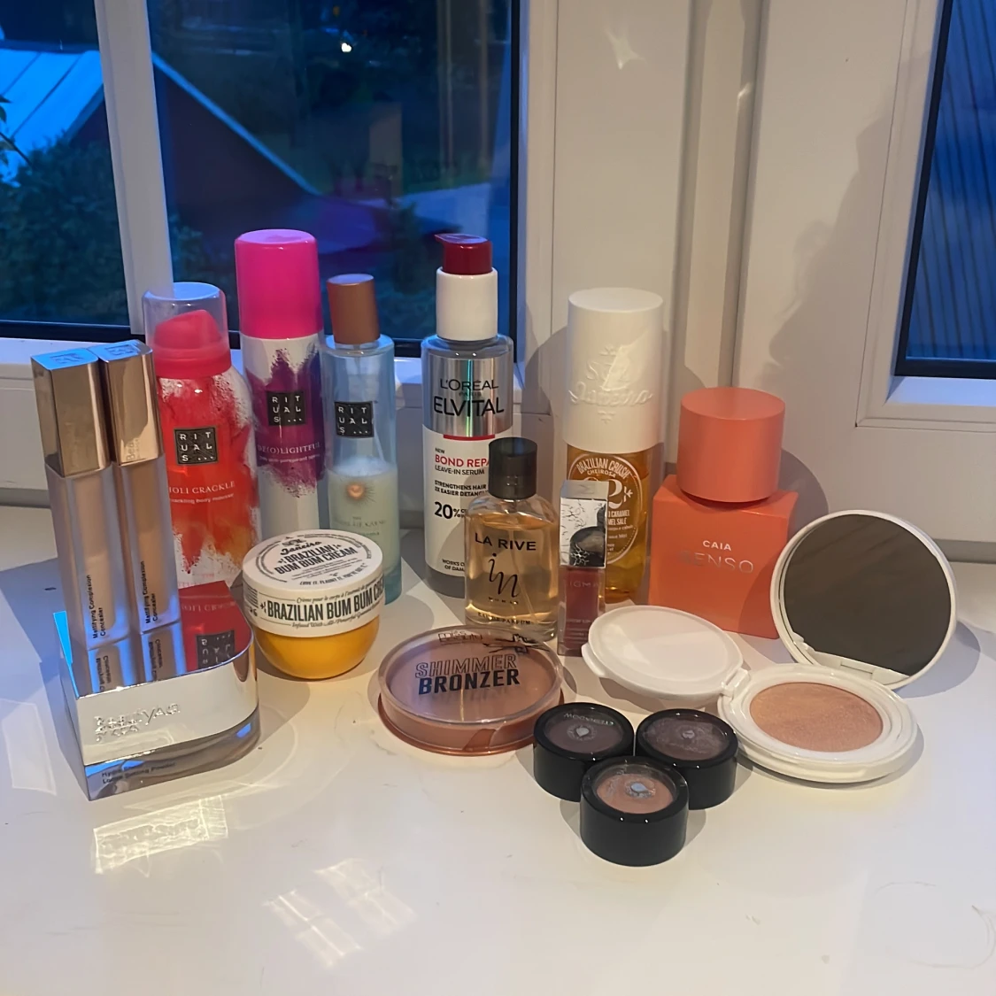 Smink, perfym, hårvård, kroppsvård 