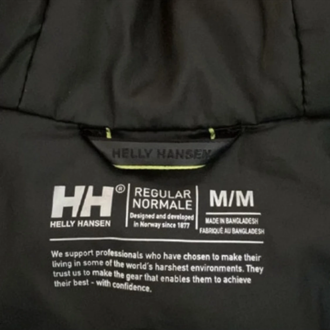 svart helly Hansen jacka  - 91