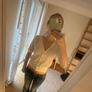 Kofta - Super gullig kortärmad kofta😘🍂