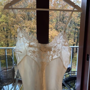 Spets topp  - Superfint spets linne från Victoria Secret