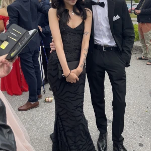 Ohpolly Maxi Dress - Intressekoll på min klänning som jag har tänkt att sälja efter min bal den 8juni  Nypris 3100 kan gå ner i pris  vid snabb affär 😊