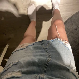 Jeanskjol - Knappt använd jeanskjol från hm storlek s