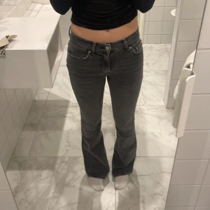 Low waist bootcut  - Säljer dessa super snygga jeans från Gina då dom är för små!❣️ Aldrig använda samt bra skick! Köparen står för frakten☺️