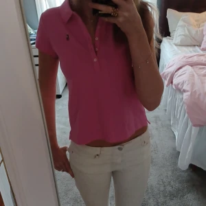 Ralph lauren tröja  - Säljer denna supperfina ralph lauren tröjan💕 skulle säga att den är i stolek xs/s men passar säkert m också!!!