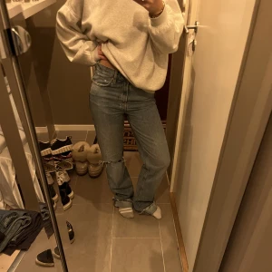 Zara jeans - Najs lite baggy jeans från zara