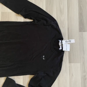 Play tröja - Helt ny play cdgs långarmad t-shirt 