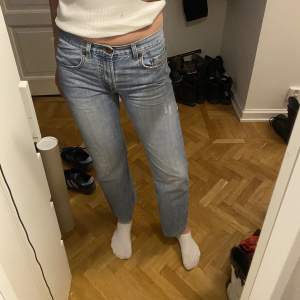 Jäääääättesnygga levis jeans som tyvärr är för korta på mig (178), kan mötas upp och frakta, köparen står för frakten!:)