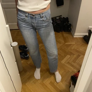 Vintage levis - Jäääääättesnygga levis jeans som tyvärr är för korta på mig (178), kan mötas upp och frakta, köparen står för frakten!:)