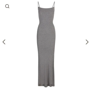 Skims klänning  - Grå skimsklänning i strl s💗,  aldrig använd lappen kvar. Köpte fel storlek.💗