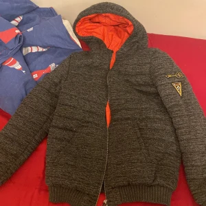 jacka - en skön varm jacka oanvänd helst ny