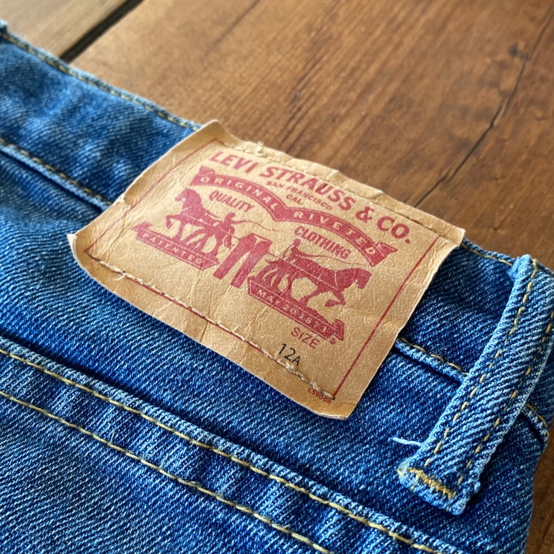 Mörkblåa Levi’s jeans - 91