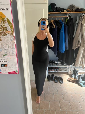 Maxiklänning  - En jättefin maxiklänning som tyvärr inte kommer till användning!