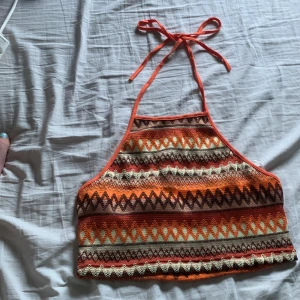 Topp - En mönstring topp med storlek xl men är som en medium. Aldrig använd