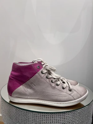 Sneakers  - Superfina sneakers använda endast en gång 