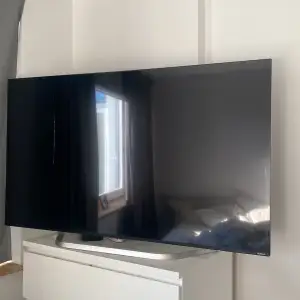 Min sambo säljer sin tv då vi inte har plats för den, den funkar kanon! 