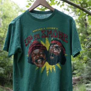 Cheese and Chongs T-shirt  - Svinfet vintage graphic T-shirt som passar M/S.