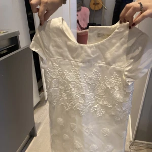 Klänning - Fin klänning till sommaren perfekt till studenten