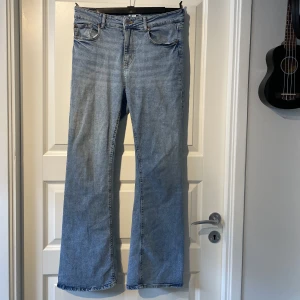 Bootcutjeans - Stl 40 från H&M, aldrig använda