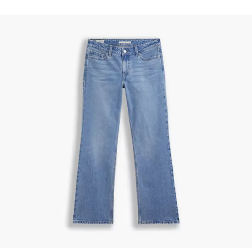 Säljer dessa as balla low waist jeans från Levi’s. Skriv för funderingar. Pris kan diskuteras💓. Jeans & Byxor.
