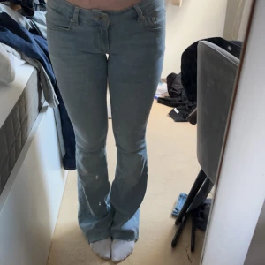 Jeans - Säljer dessa lågmidjade as fina jeans från nelly då dom inte kommer till användning 