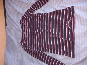 Tröja - Säljer pga att den inte kommer till användning. 