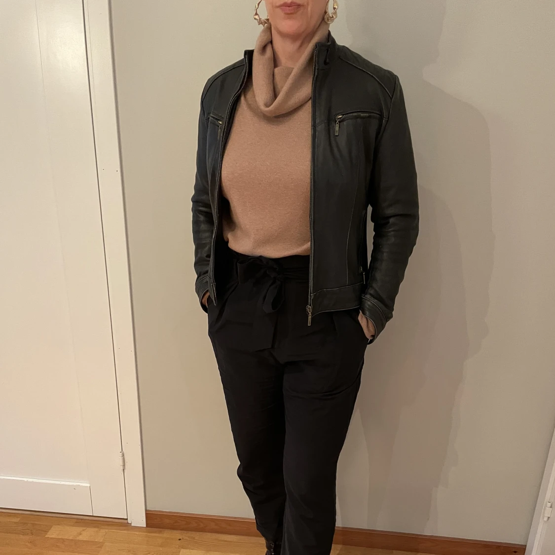 Svart klassisk skinnjacka - 90