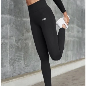 Träningstights - Endast provade. Nypris 599 kr.