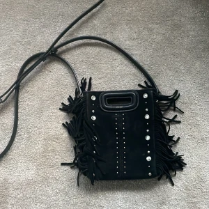 Maje väska - Säljer min super fina maje väska skriv om ni har några frågor❤️