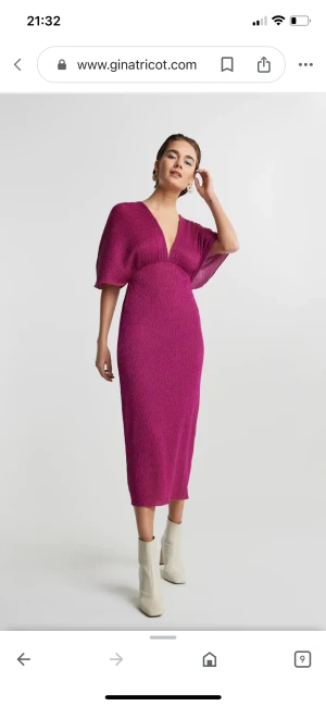 Klänning från Gina tricot - Klänning från Gina tricot i storlek M .