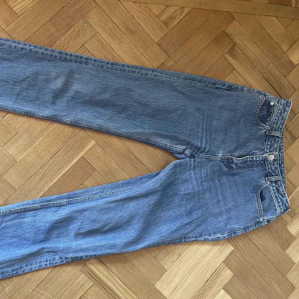 GANNI jeans. Insydda i midjan men går lätt att sprätta upp.   W29 Gott skick! . Jeans & Byxor.