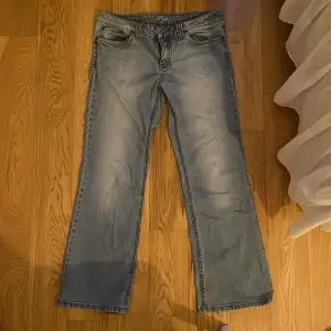 Bootcut/straight lågmidjade jeans