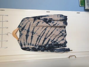 Junkyard Tie-dye sweatshirt - Tie-dye sweatshirt från Junkyard, aldrig använd!