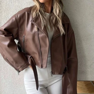 Skinnjacka  - Skinnjacka från biancas kollektion med nelly.com. Fint skick saknar dock skärpet