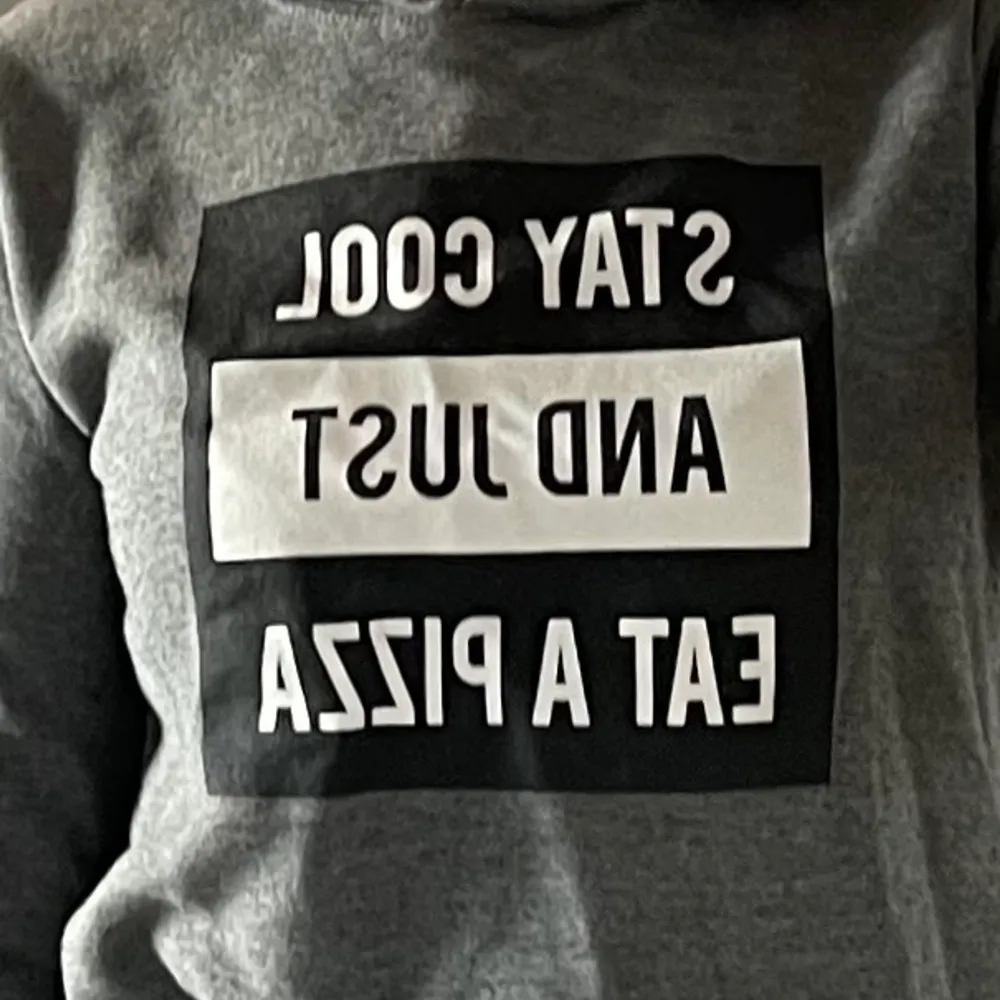 Skriv om du är intresserad så kan vi diskutera pris, frakt och så vidare😊 Bara att skriva om du vill ha fler bilder. Hoodies.