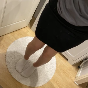 Svart kjol - Nästan som ny, endast använd 2 gånger!