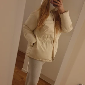 Missguided pufferjacka  - Pufferjacka från missguided st 36/38,  den är slutsåld och ordpris 1200:- 