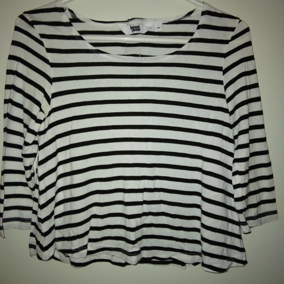 Randig topp med dragkedja i nacken. Lindex. Viskos. Strlk: 170 cl / XS. - 1