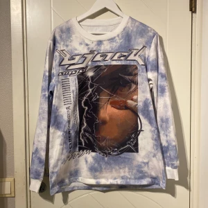 Collegetröja  - Collegetröja storlek L, passar även XL. Bra skick.