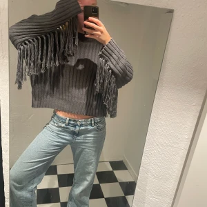 Tjocktröja!!💘 - Tjocktröja med fransar från Gina💘💘