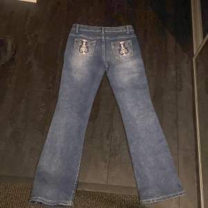 Jätte fina Stockholmsstils jeans  Utsvängda, pris kan diskuteras 