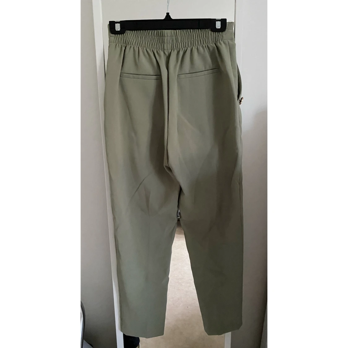 Gröna byxor med guldknappar - 90