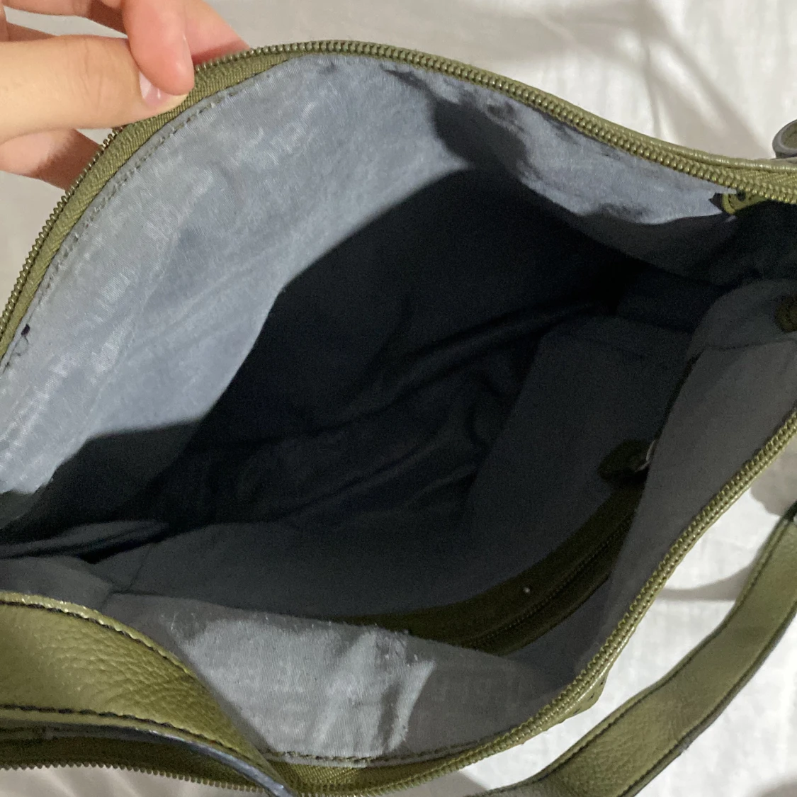 Mörk grön väska  - 91