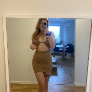 Klänning  - Endast testad Frakt tillkommer 