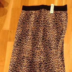 Leggings jeopardmönster - Leggings oanvända ord pris 299