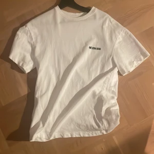 Tröja  - 400 kr från nk 